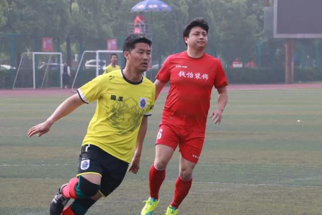 多位女星遭遇性骚扰，揭露娱乐圈的黑暗一面